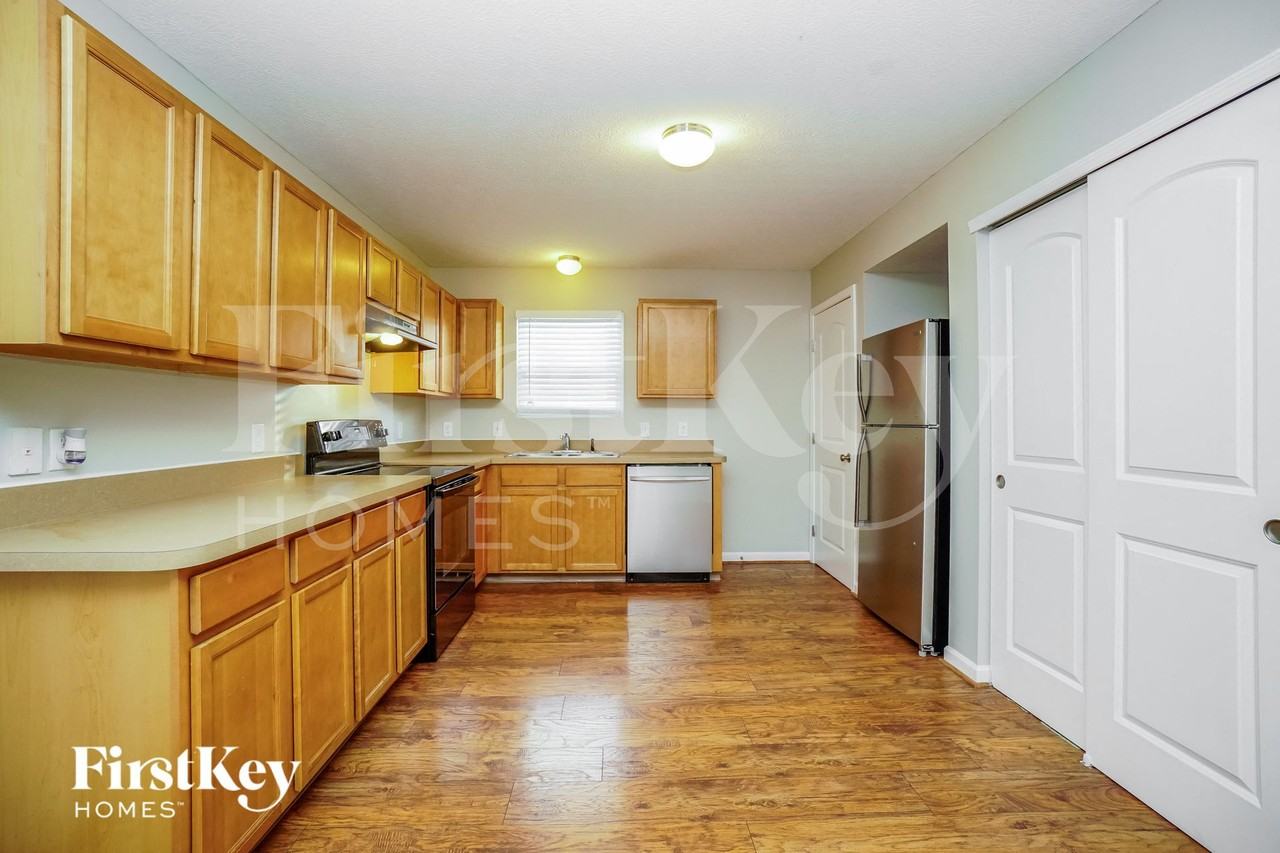 6328 Marengo St - Photo 6 of 15