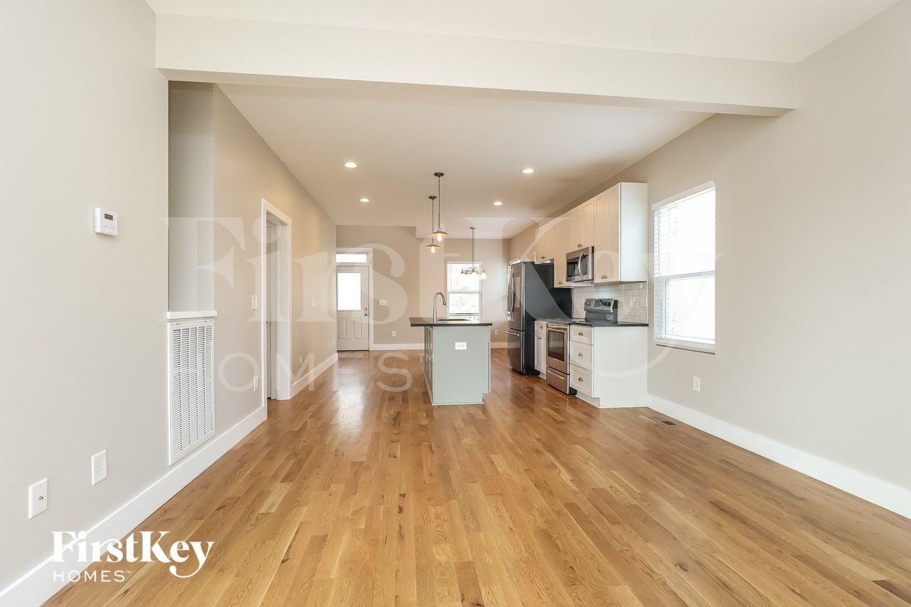 1535 Ocoee Trl - Photo 3 of 15