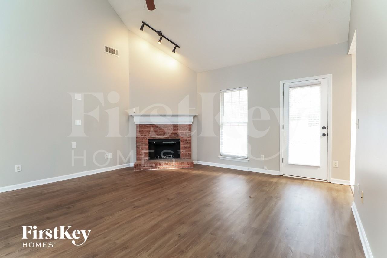 85 Vinnys Way - Photo 3 of 15