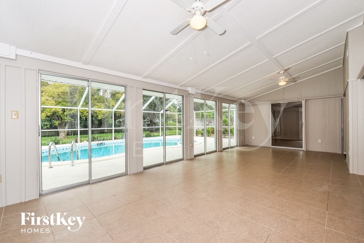 1419 Argyle Drive - Photo 6 of 15