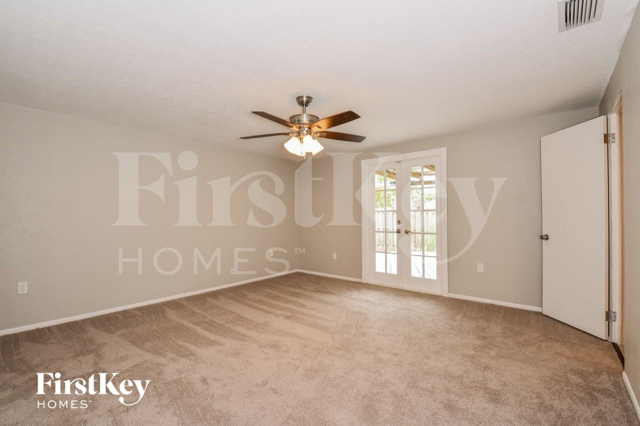 1419 Argyle Drive - Photo 7 of 15