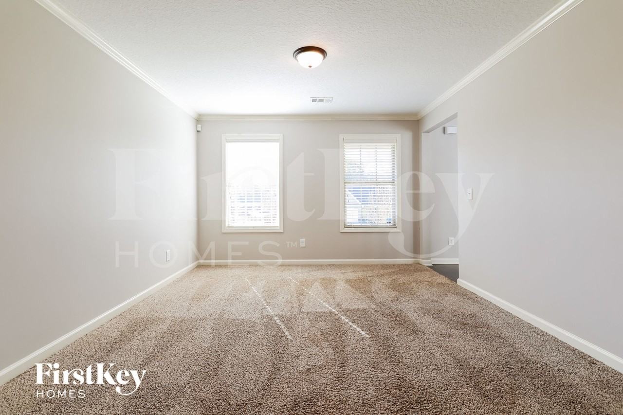 631 Peachtree Rd - Photo 2 of 15