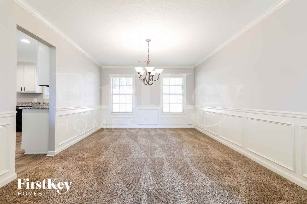 631 Peachtree Rd - Photo 3 of 15