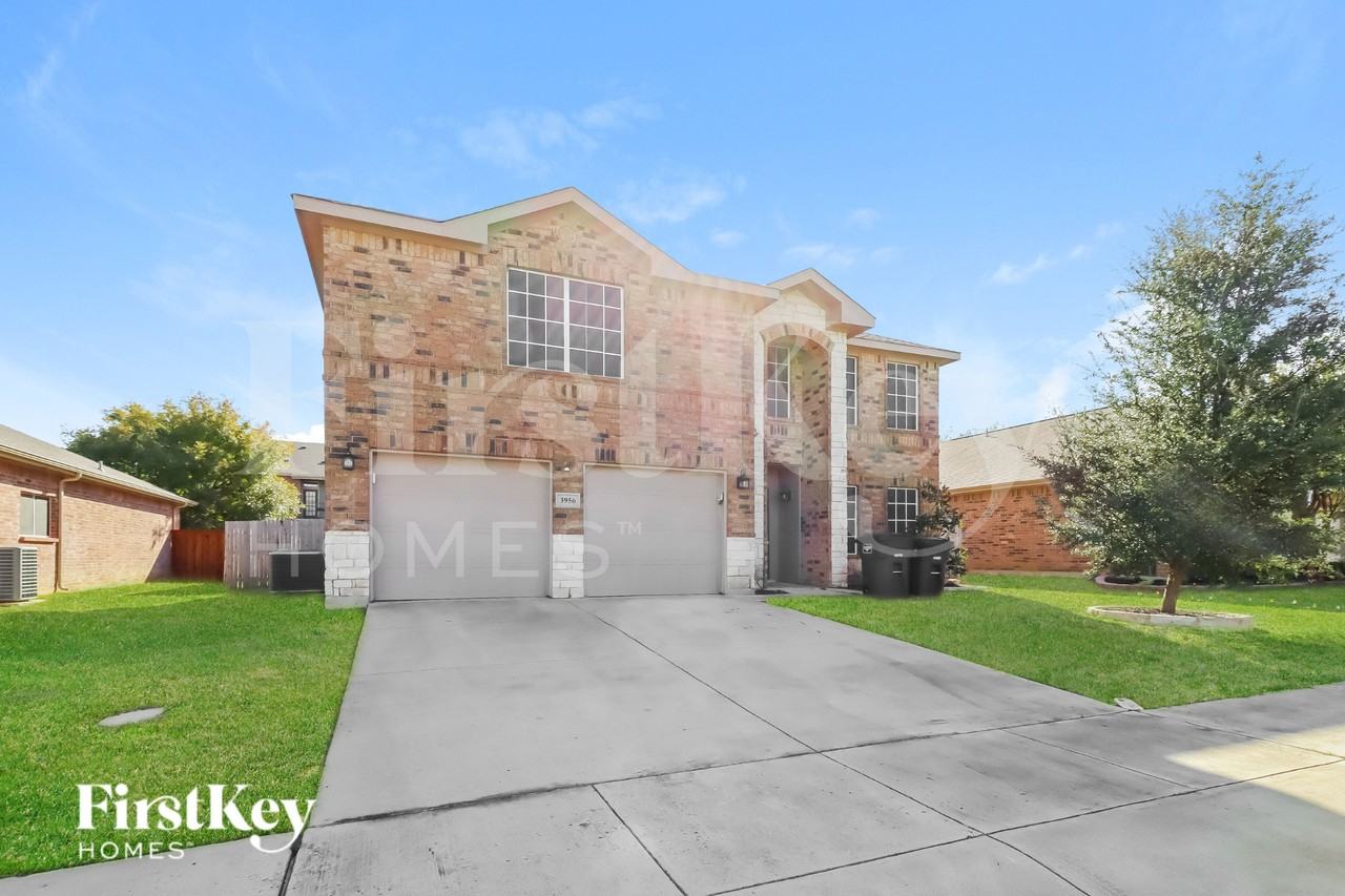 3956 Polar Brook Dr - Photo 2 of 15