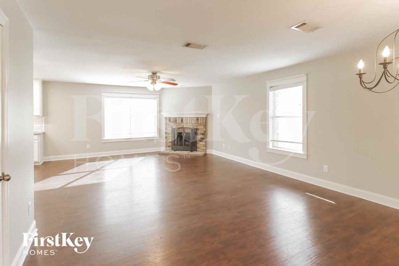 3956 Polar Brook Dr - Photo 4 of 15