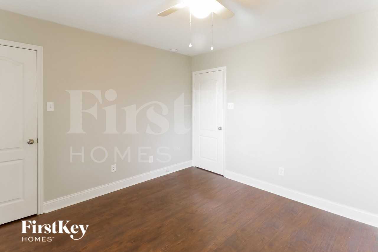 3956 Polar Brook Dr - Photo 7 of 15