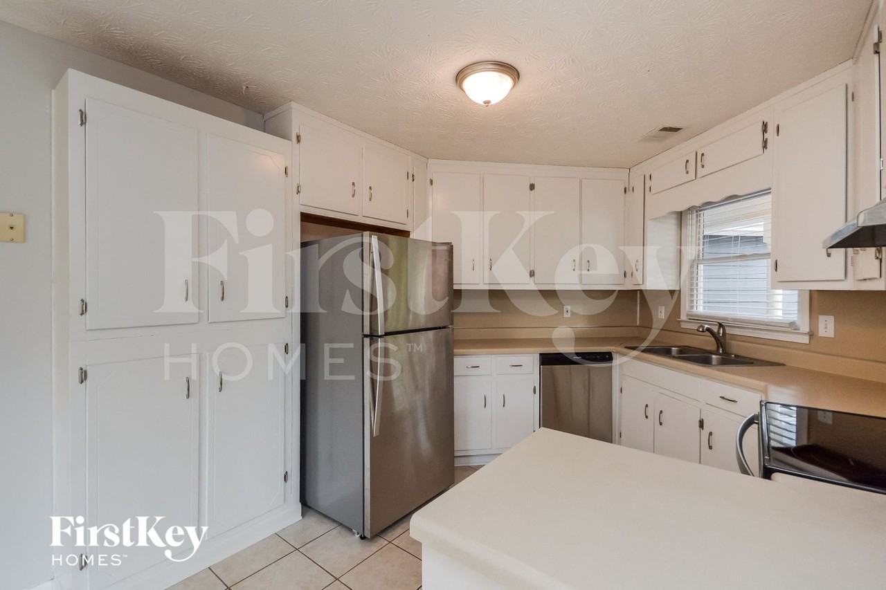 160 Creekstone Court - Photo 6 of 15