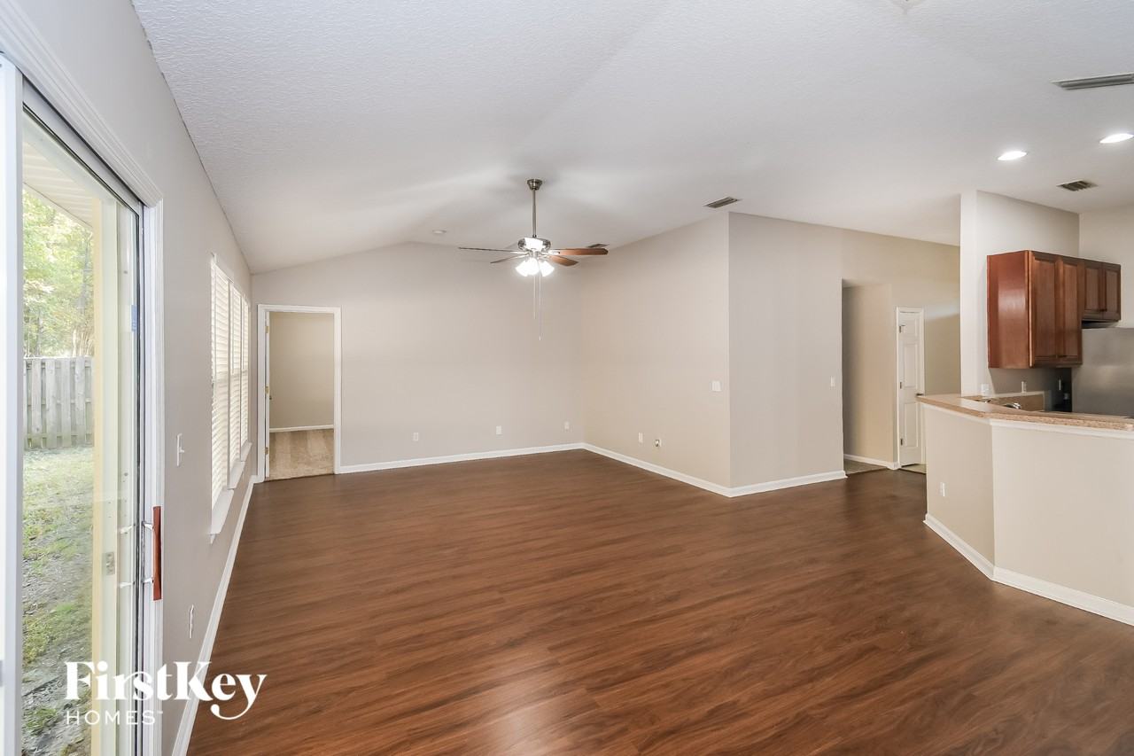 1088 Beckingham Dr - Photo 3 of 15