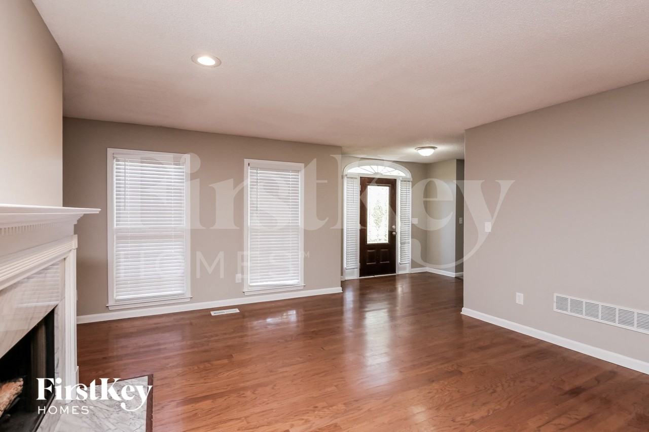 4004 Southbrook Ct Nw - Photo 3 of 15