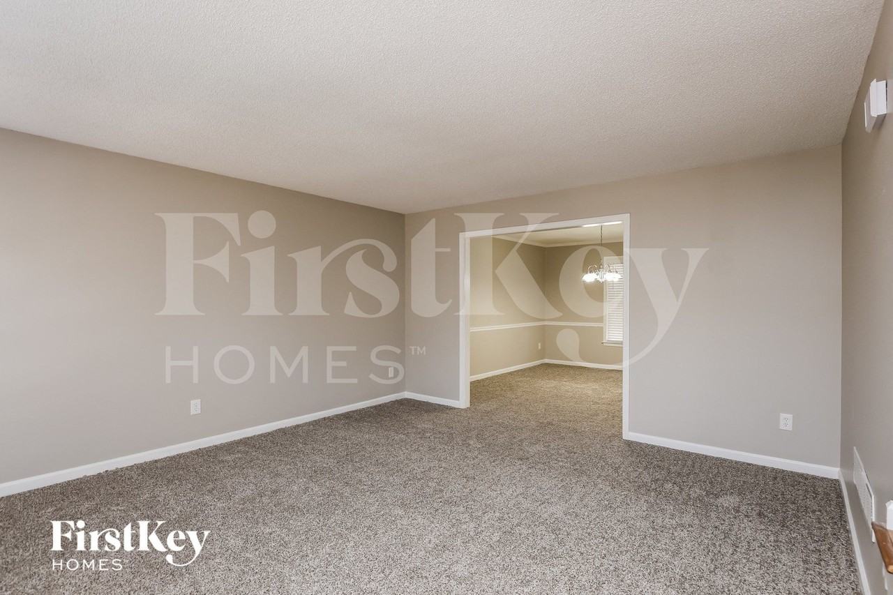 4004 Southbrook Ct Nw - Photo 6 of 15