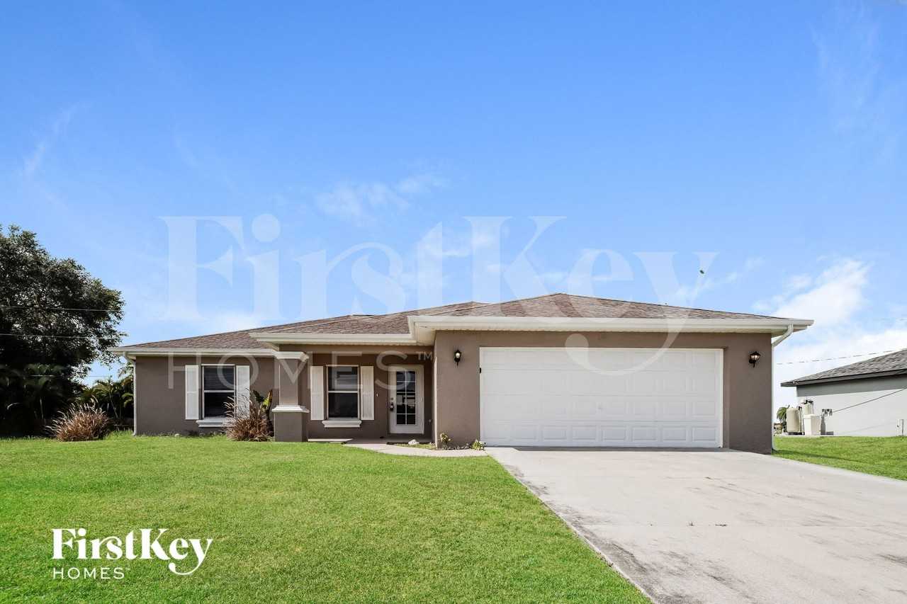 2744 Northeast 5th Avenue