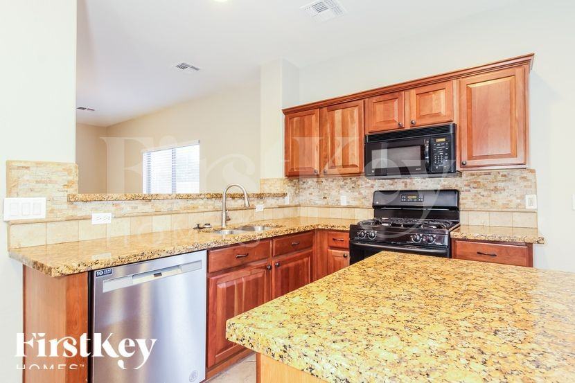 17670 Bridger Street - Photo 4 of 15