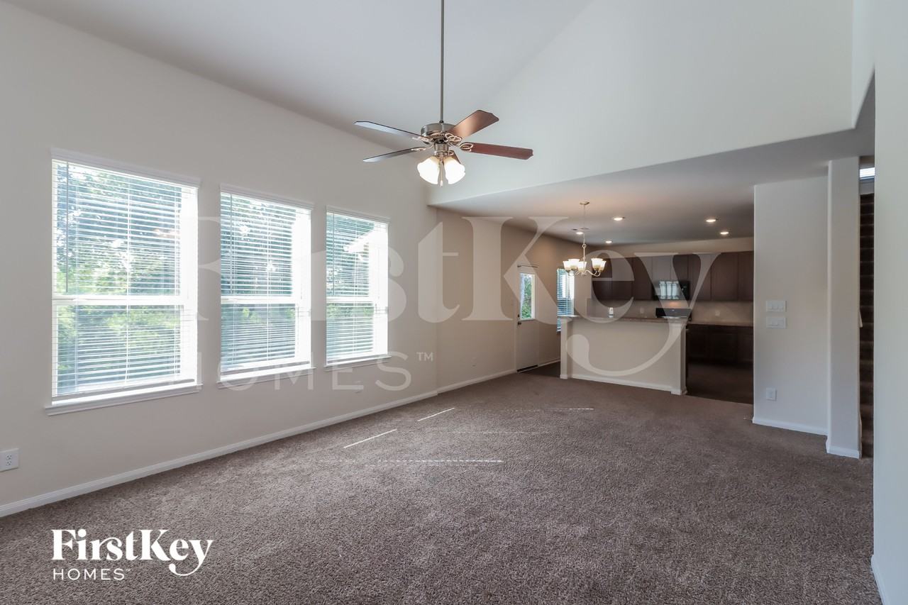 6630 Blimp Base Boulevard - Photo 3 of 18