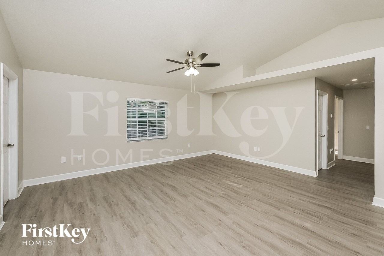 5322 Plum Avenue - Photo 2 of 15