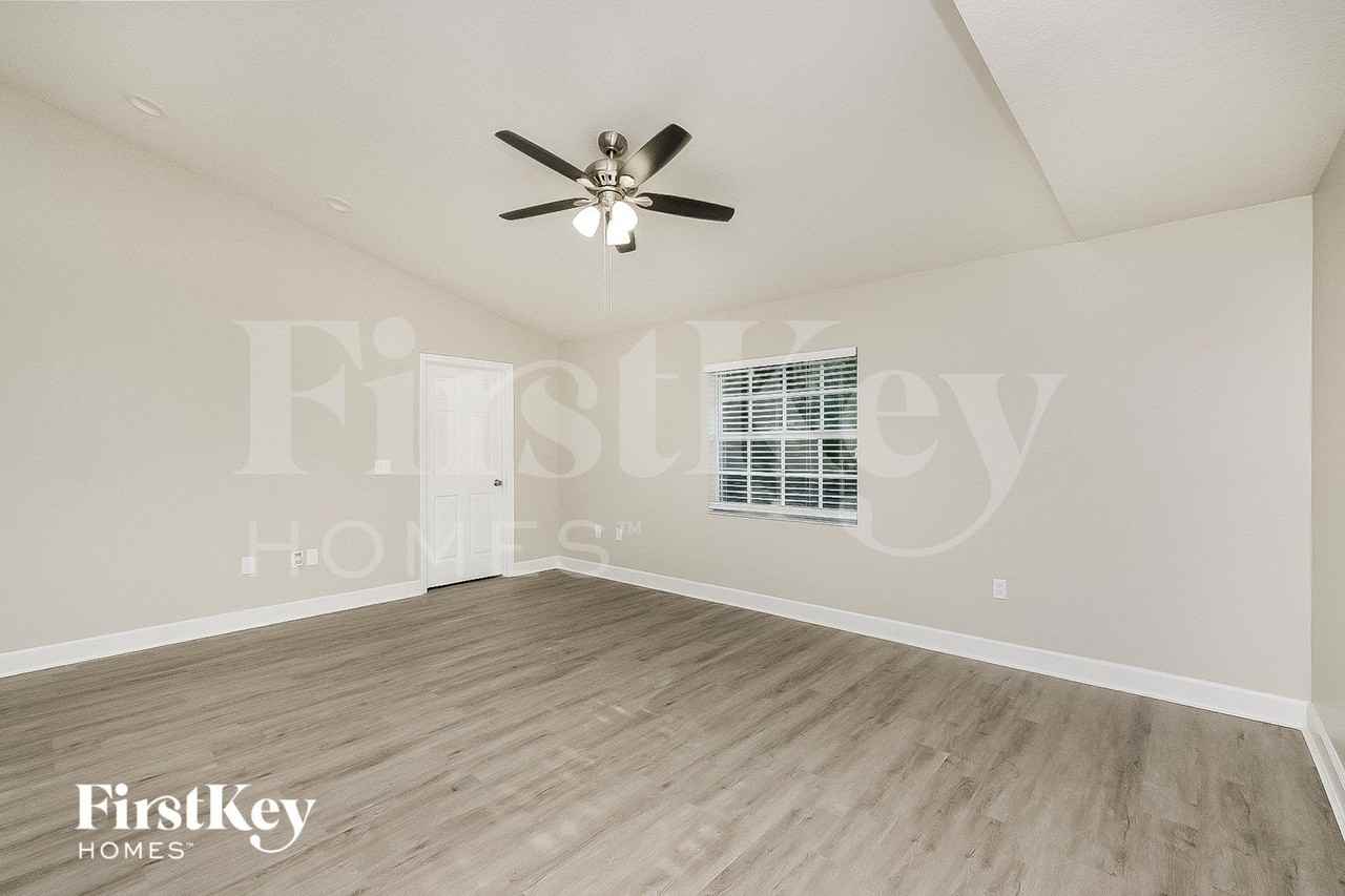 5322 Plum Avenue - Photo 3 of 15