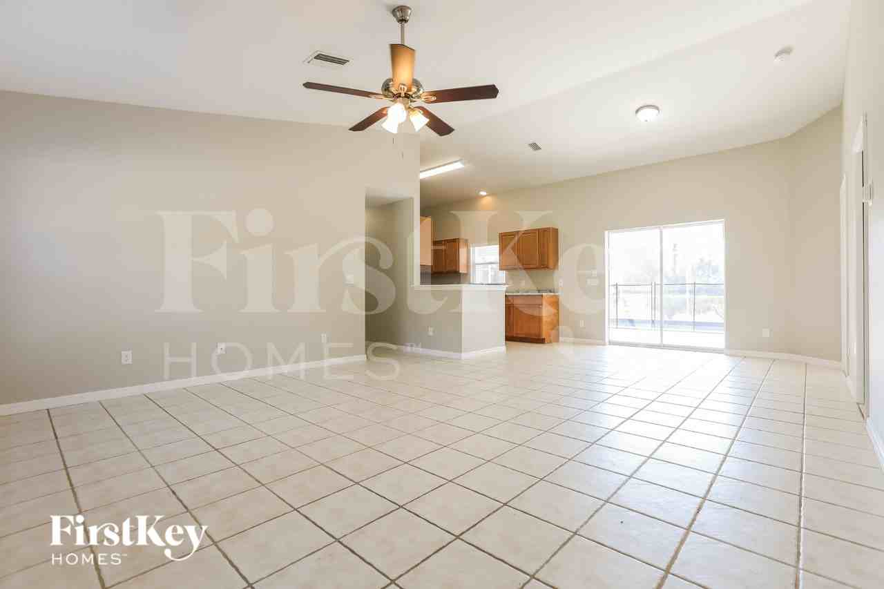 4517 Lovett Rd - Photo 2 of 15