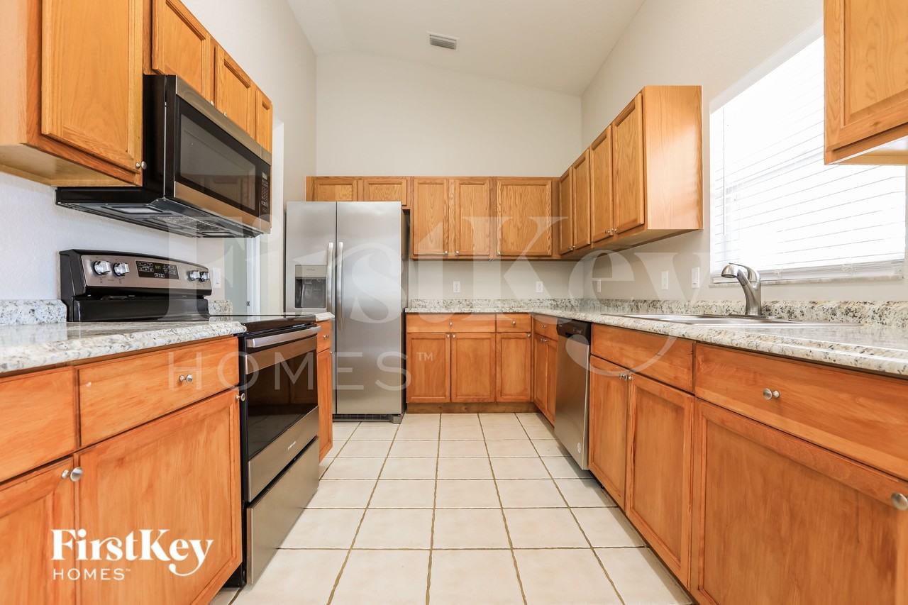 4517 Lovett Rd - Photo 5 of 15