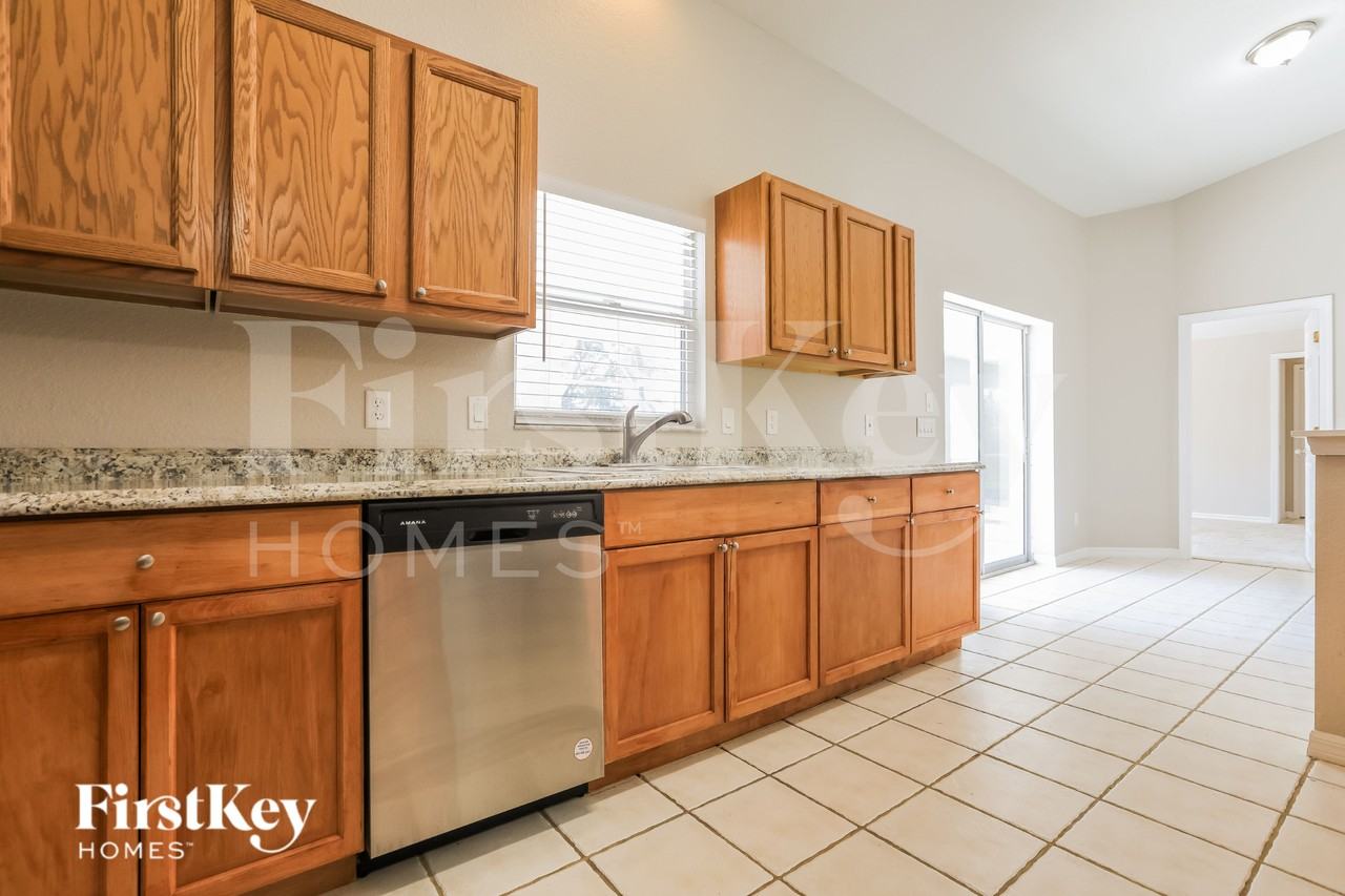 4517 Lovett Rd - Photo 6 of 15