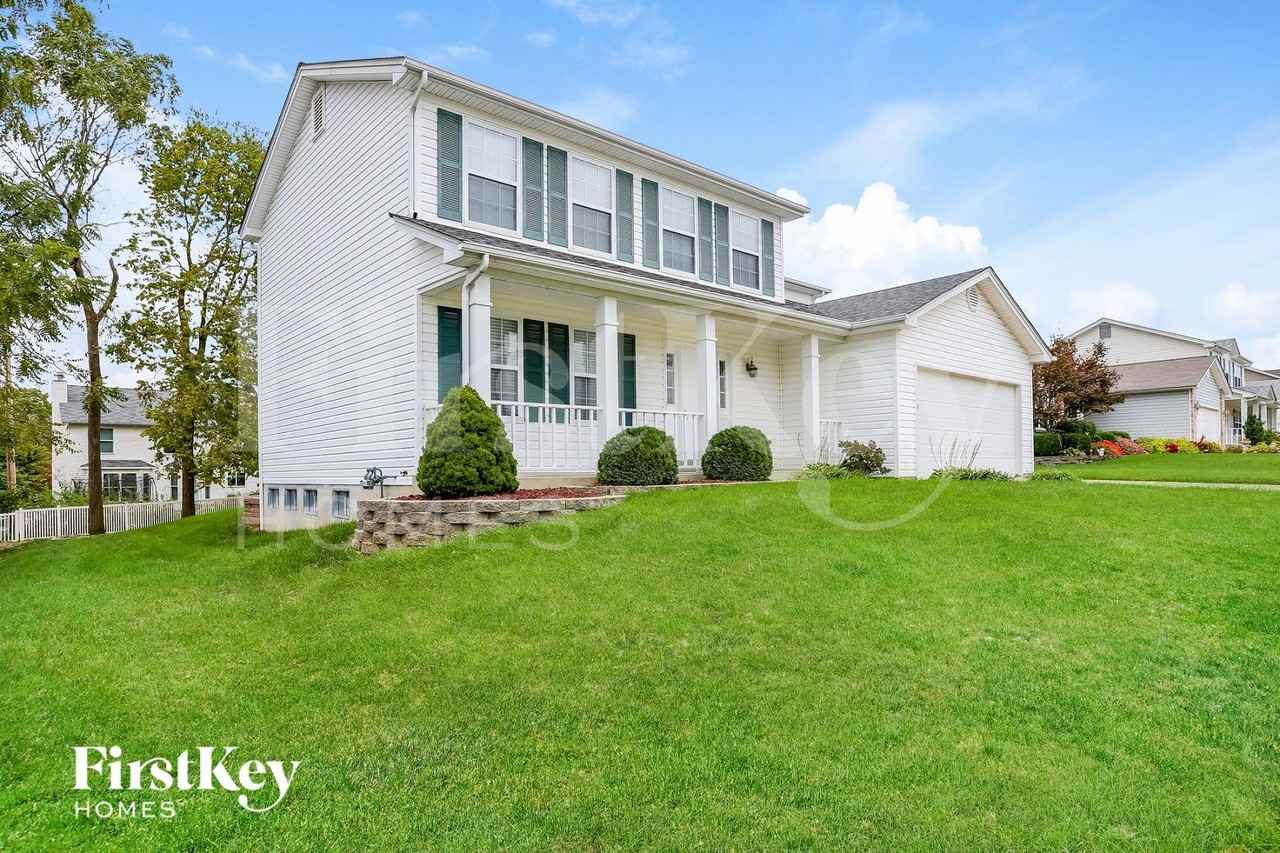 3322 Hampton Xing - Photo 2 of 15