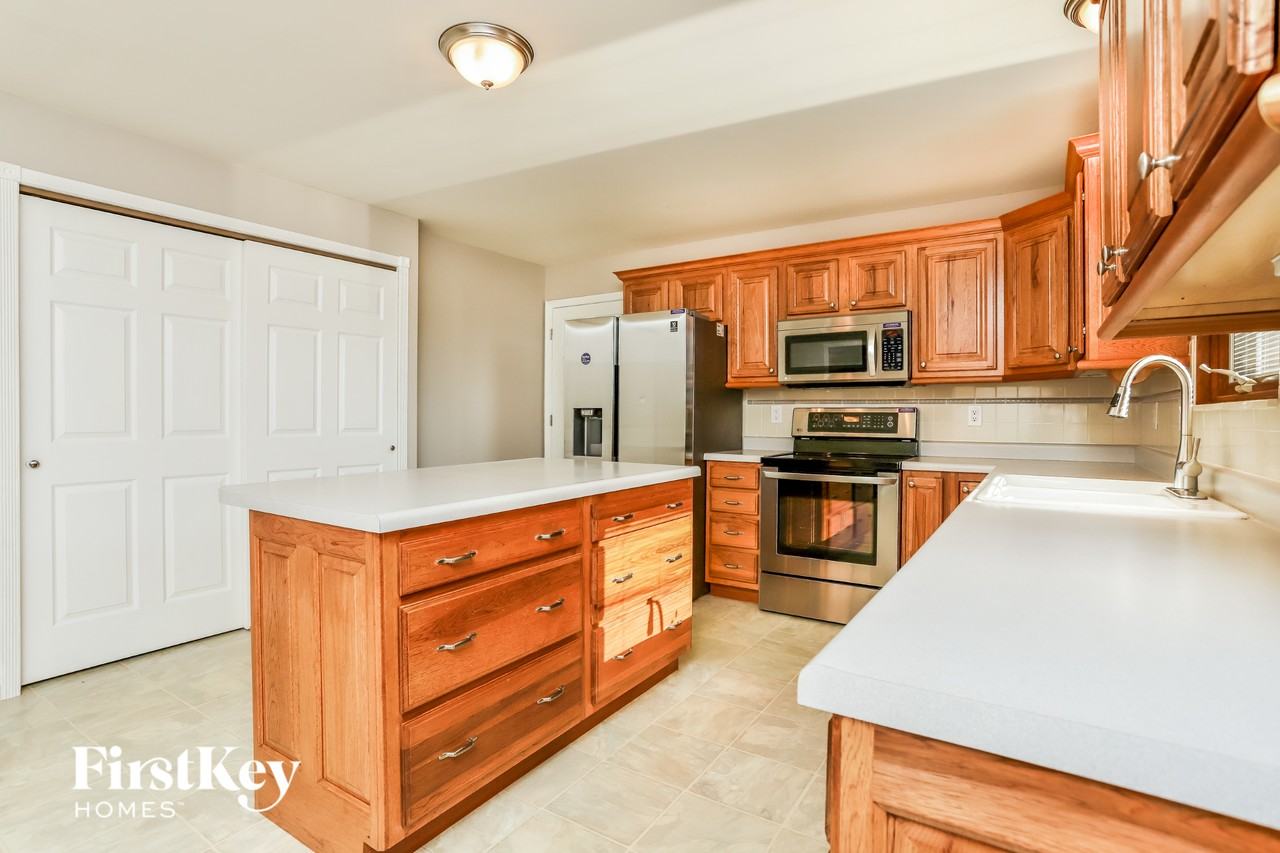 3105 Hawk Dr - Photo 5 of 15