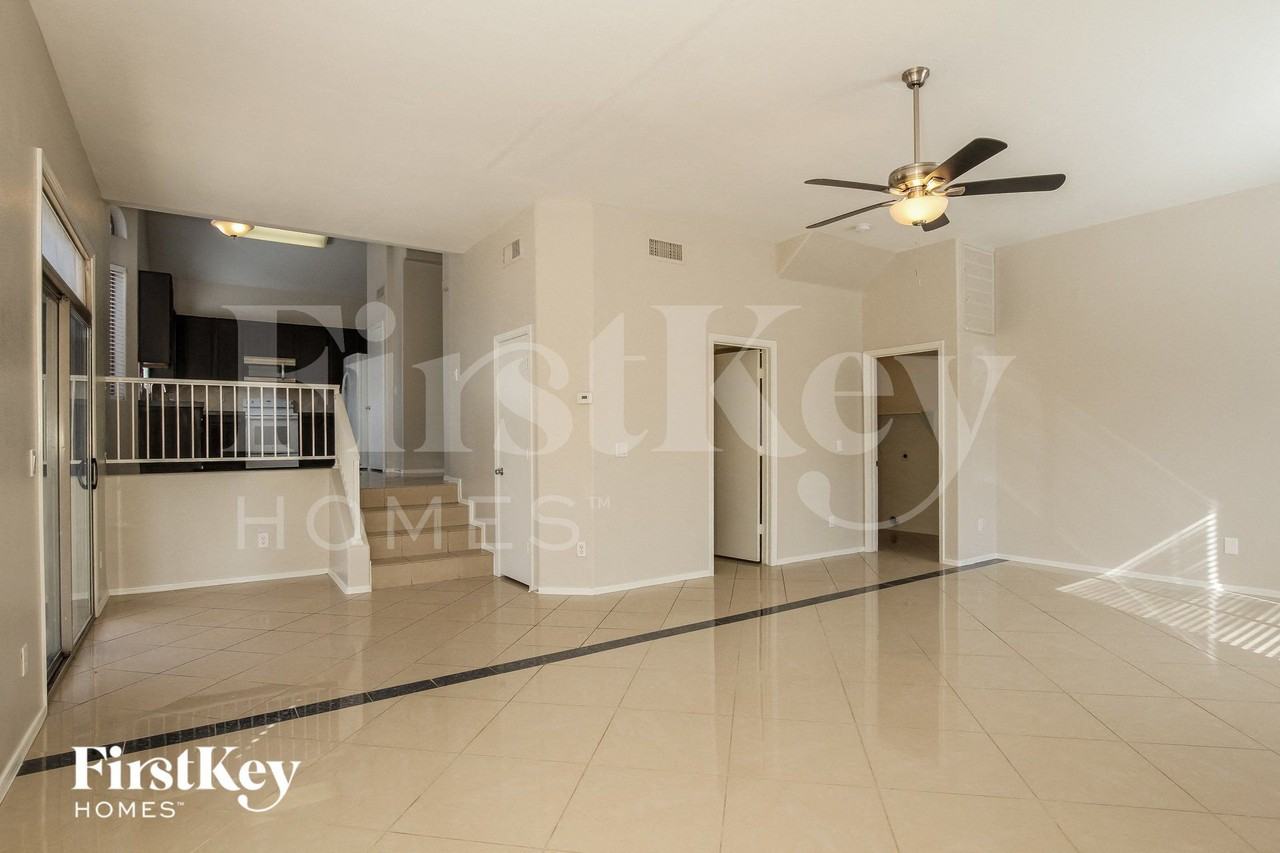 15954 N Naegel Dr - Photo 4 of 15