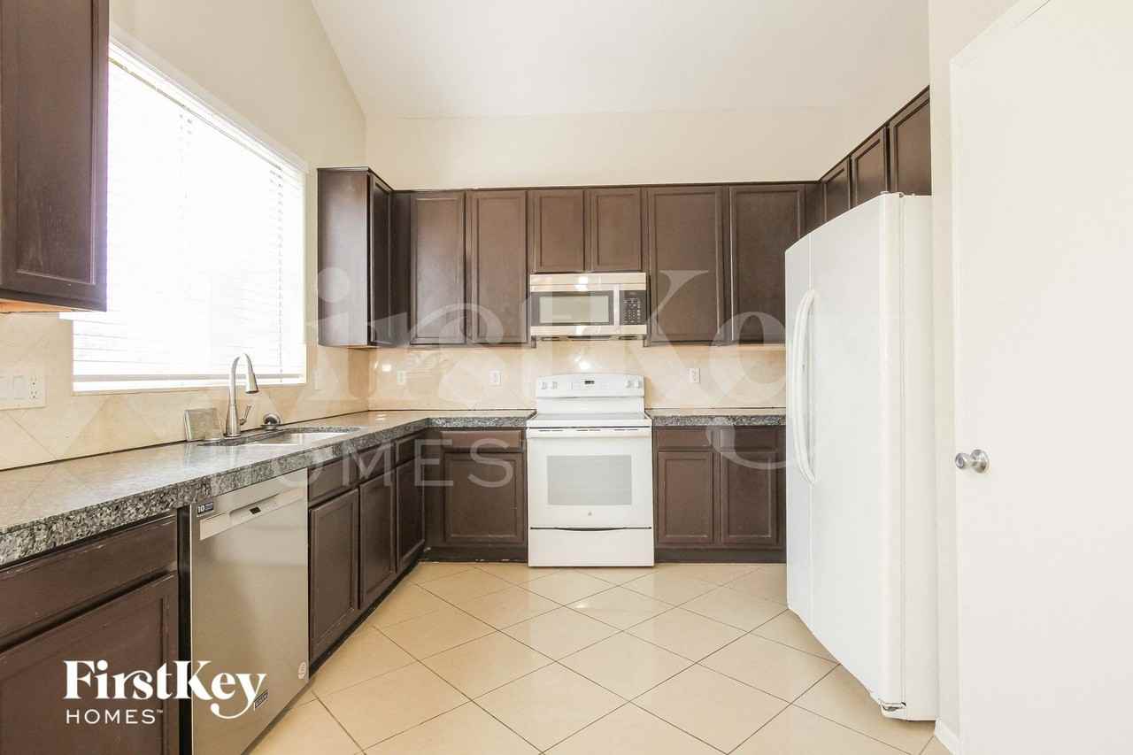 15954 N Naegel Dr - Photo 5 of 15