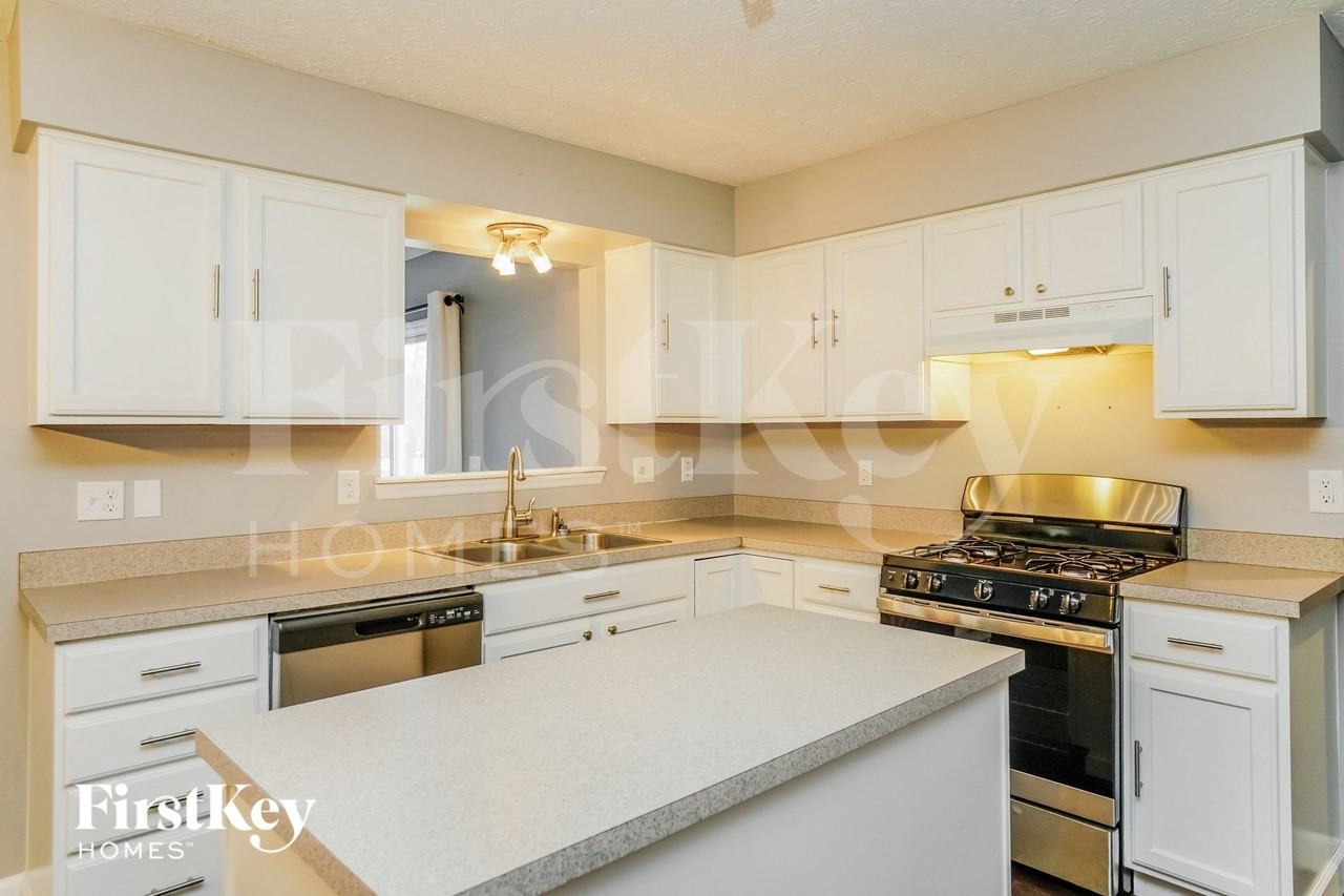 1896 Berwick Ct - Photo 7 of 15