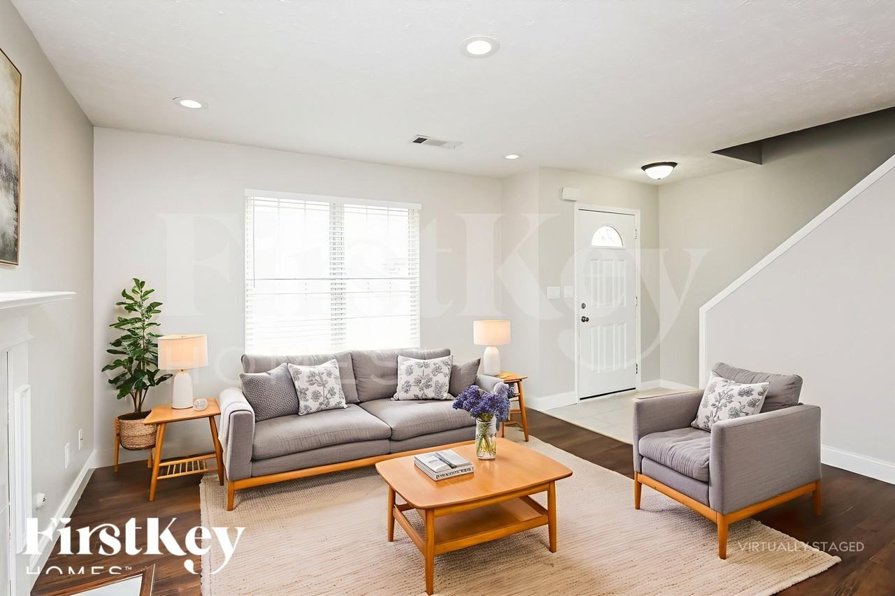 7064 Saratoga Dr - Photo 4 of 18