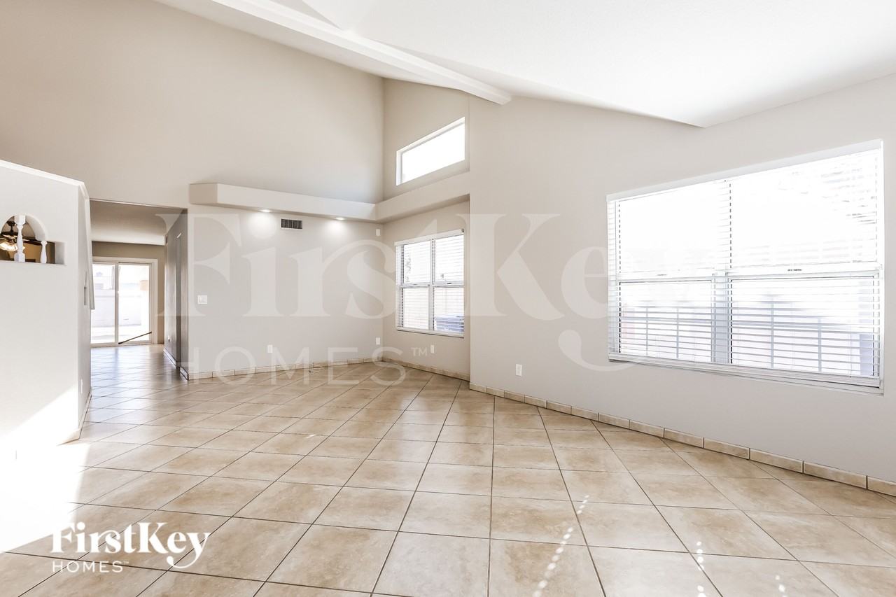 16419 South 38th Place - Photo 2 of 16