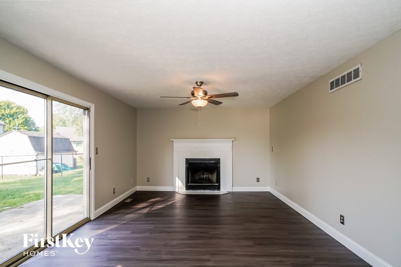 10145 Park Valley Dr - Photo 2 of 15