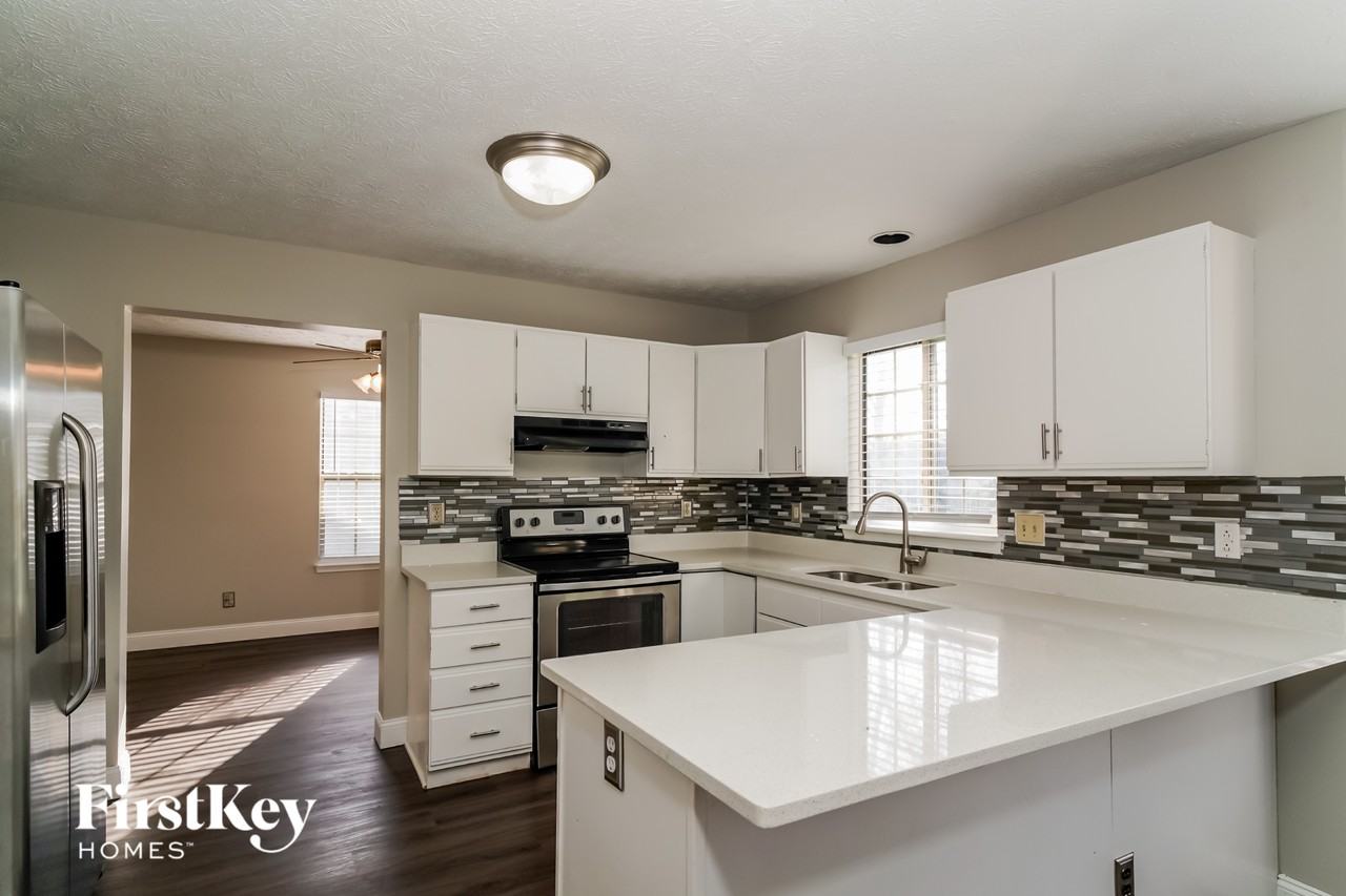 10145 Park Valley Dr - Photo 5 of 15