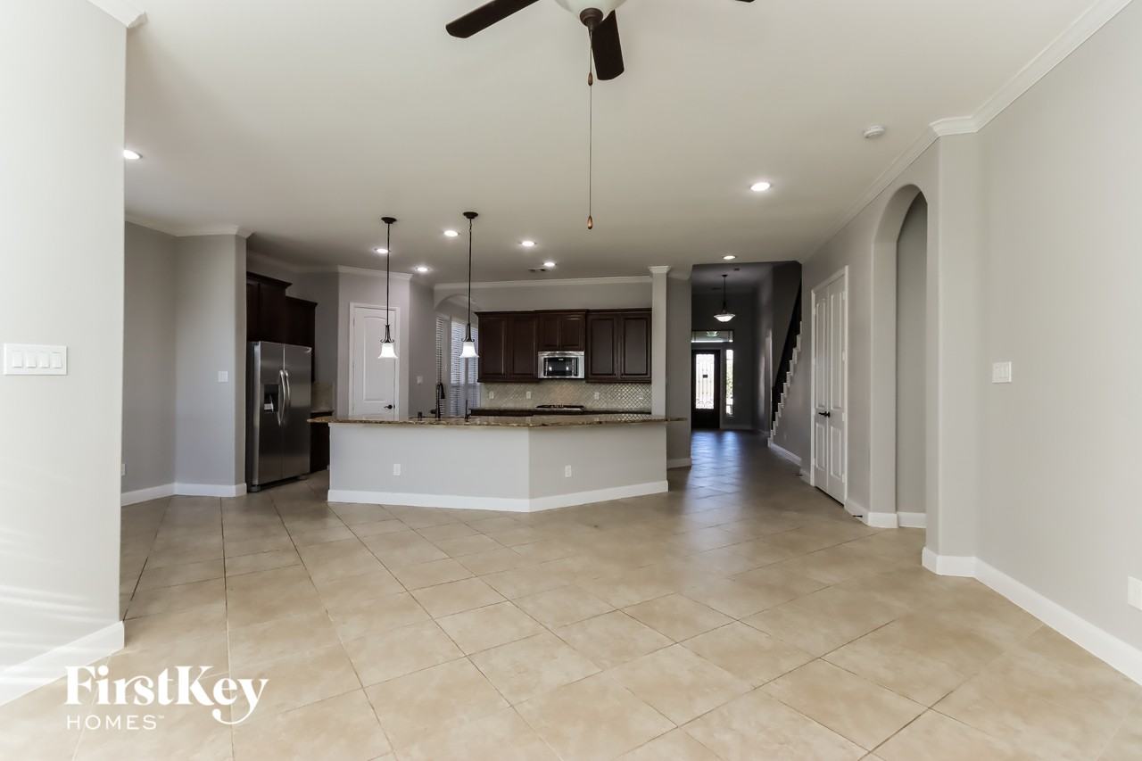 24107 Newberry Bend Drive - Photo 4 of 15