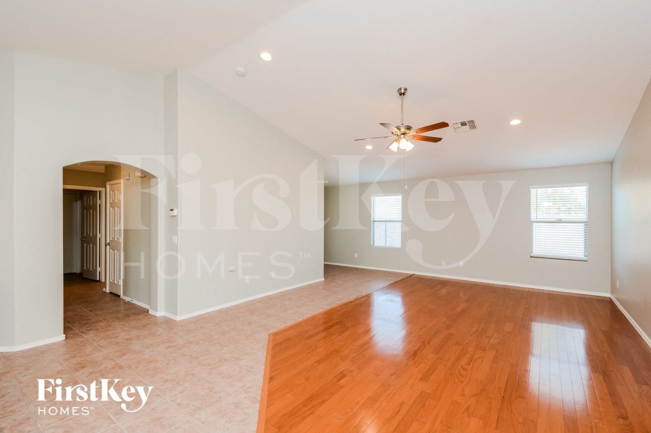 13960 West Banff Lane - Photo 3 of 15