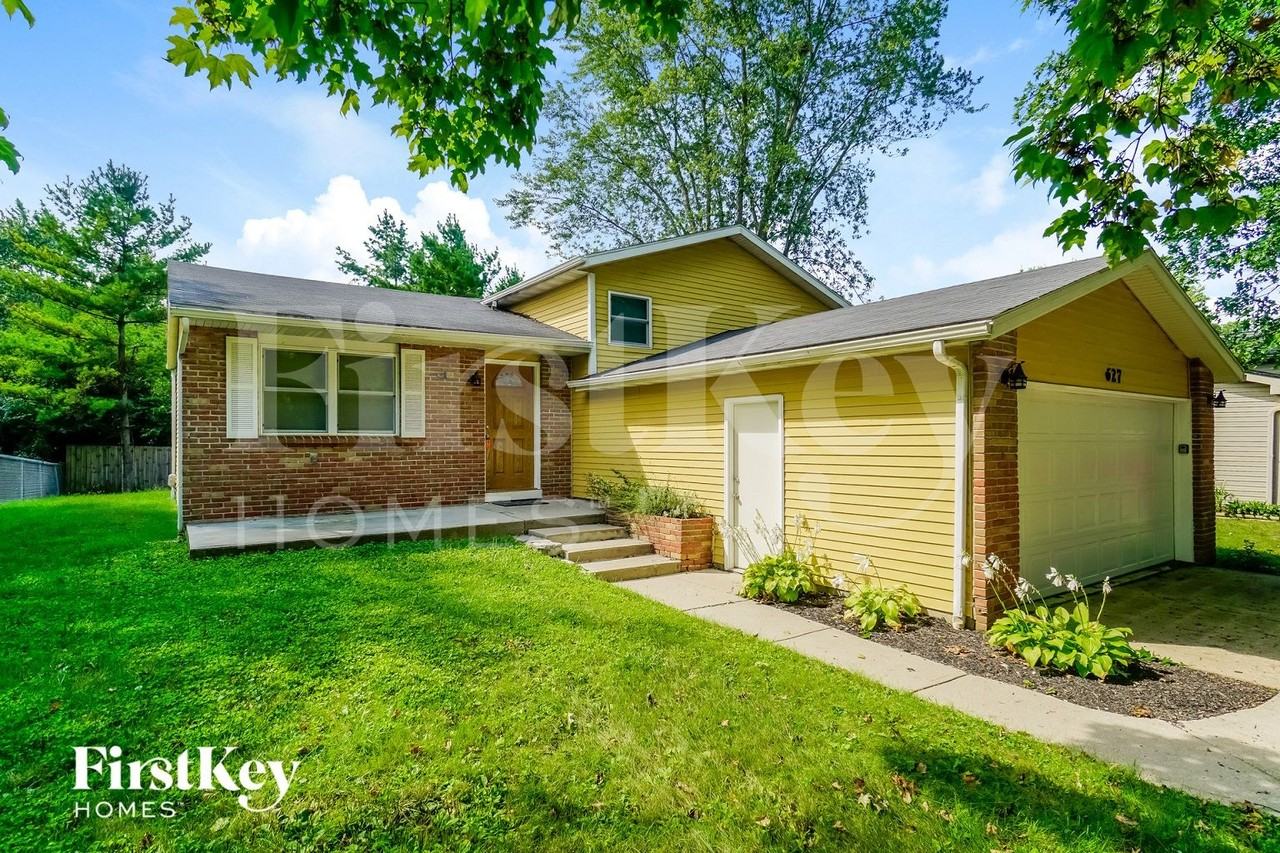 627 Presidential Way - Photo 2 of 15