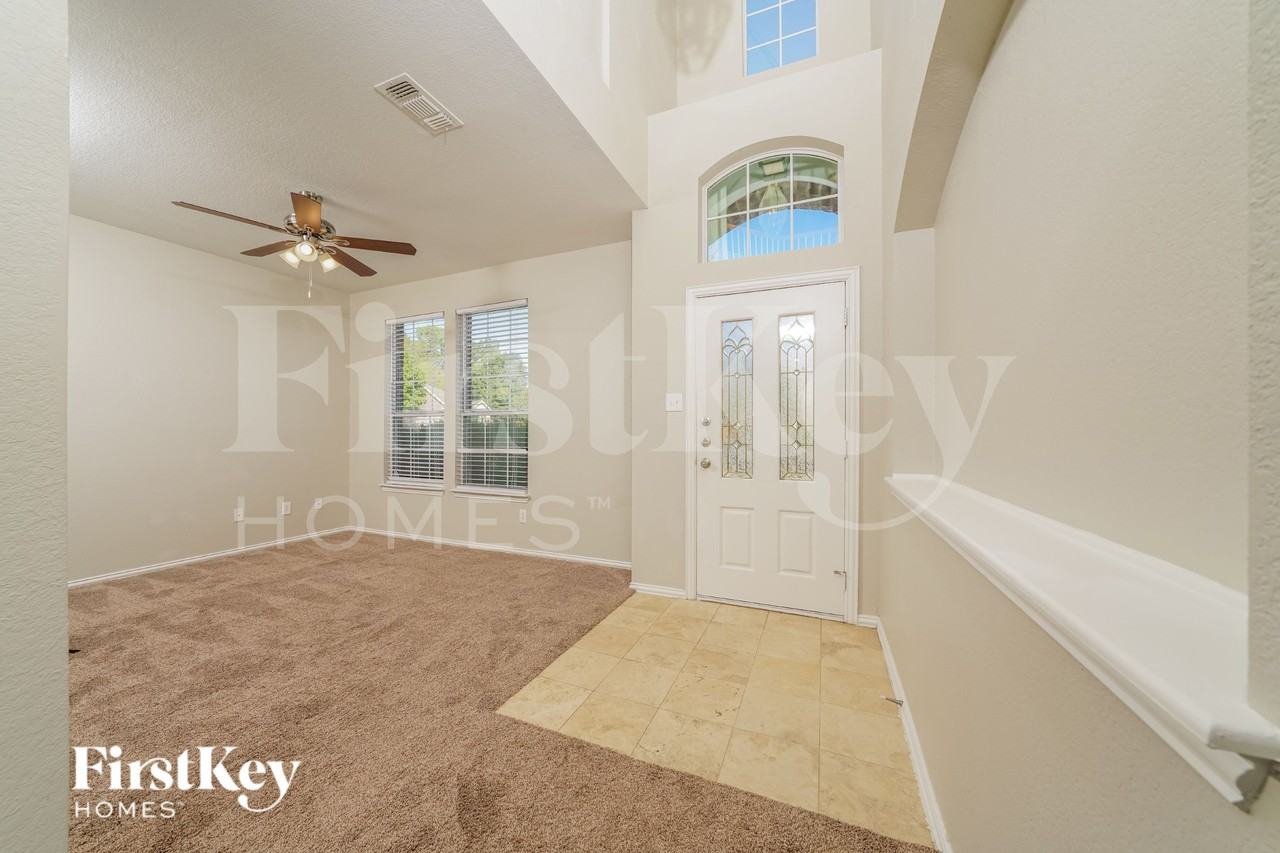 500 Crystal Falls Drive - Photo 2 of 15