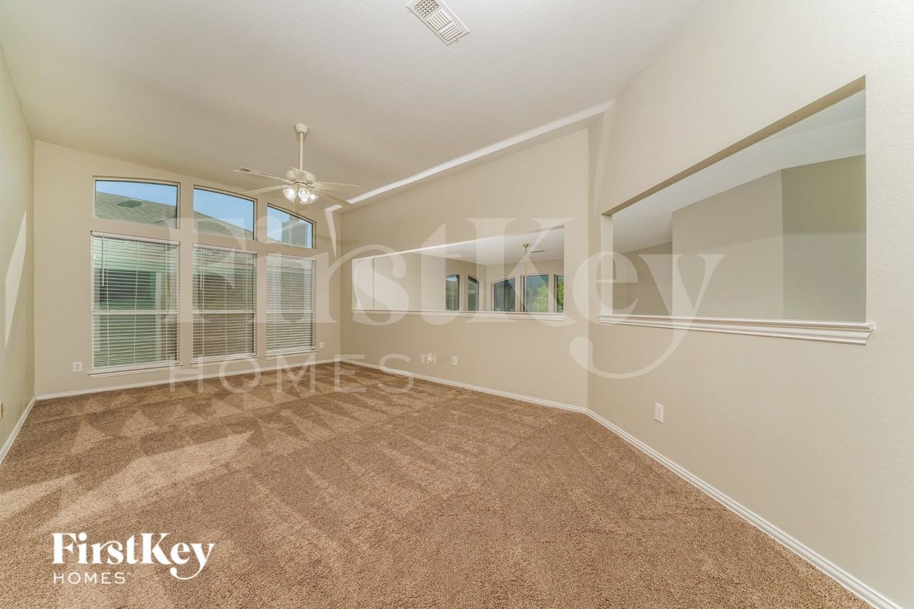 500 Crystal Falls Drive - Photo 3 of 15