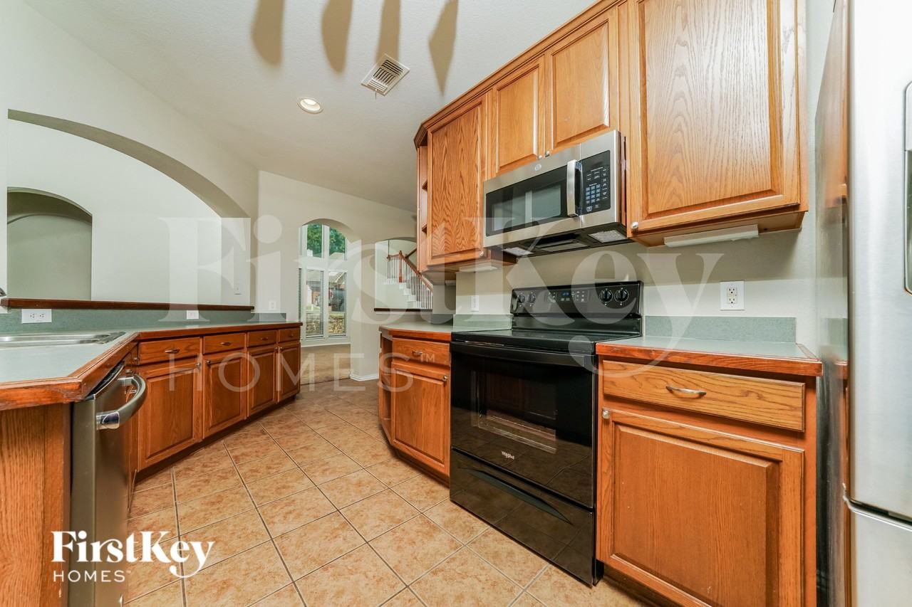 500 Crystal Falls Drive - Photo 5 of 15