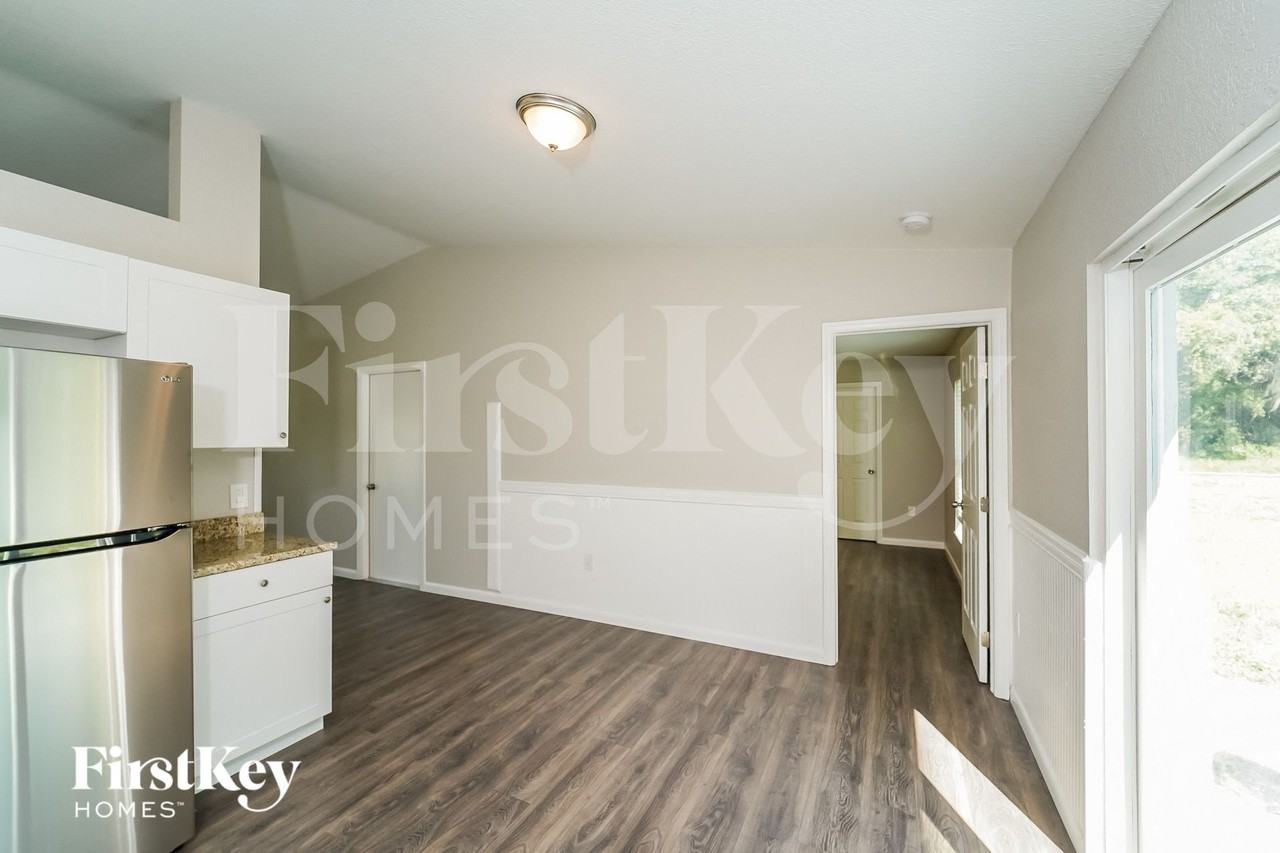 6835 Hornbuckle Boulevard - Photo 4 of 15