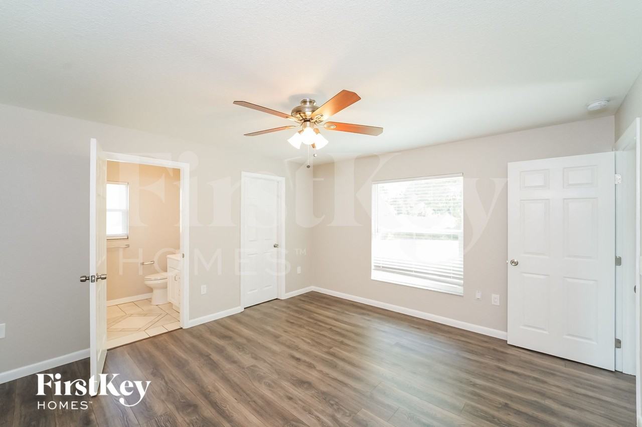 6835 Hornbuckle Boulevard - Photo 7 of 15