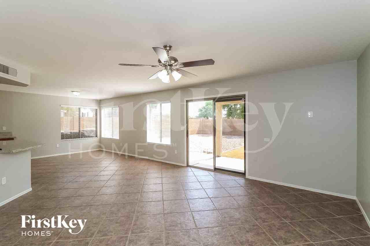 9351 W Palmer Dr - Photo 3 of 15