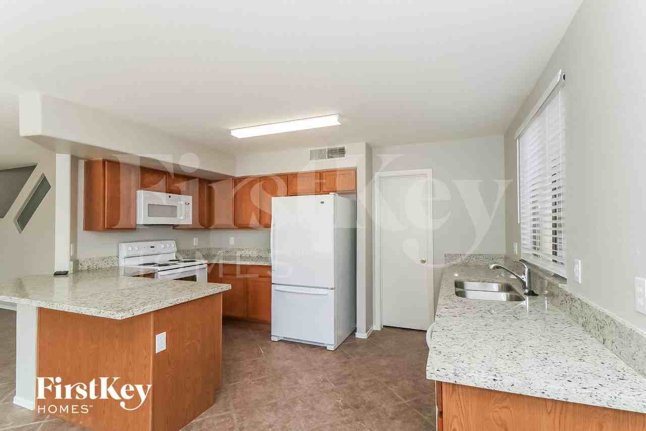 9351 W Palmer Dr - Photo 6 of 15