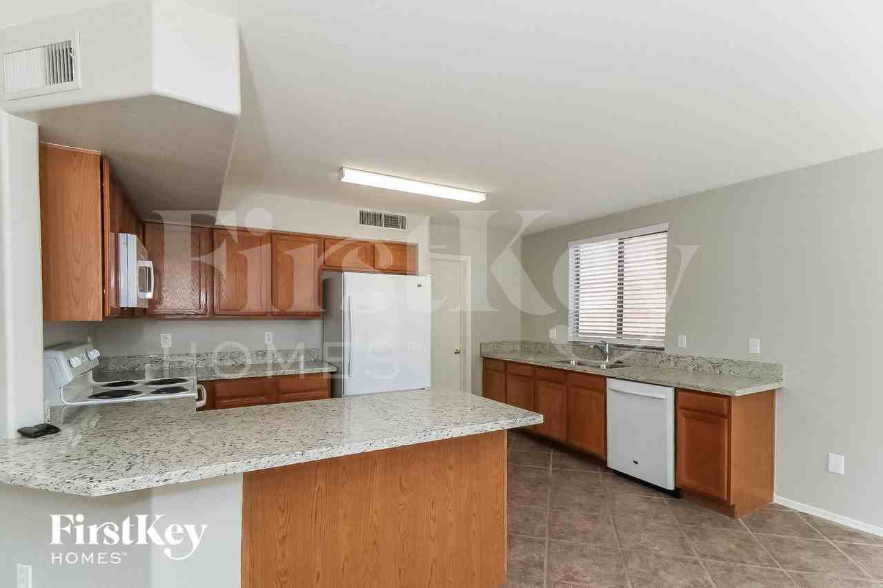 9351 W Palmer Dr - Photo 7 of 15