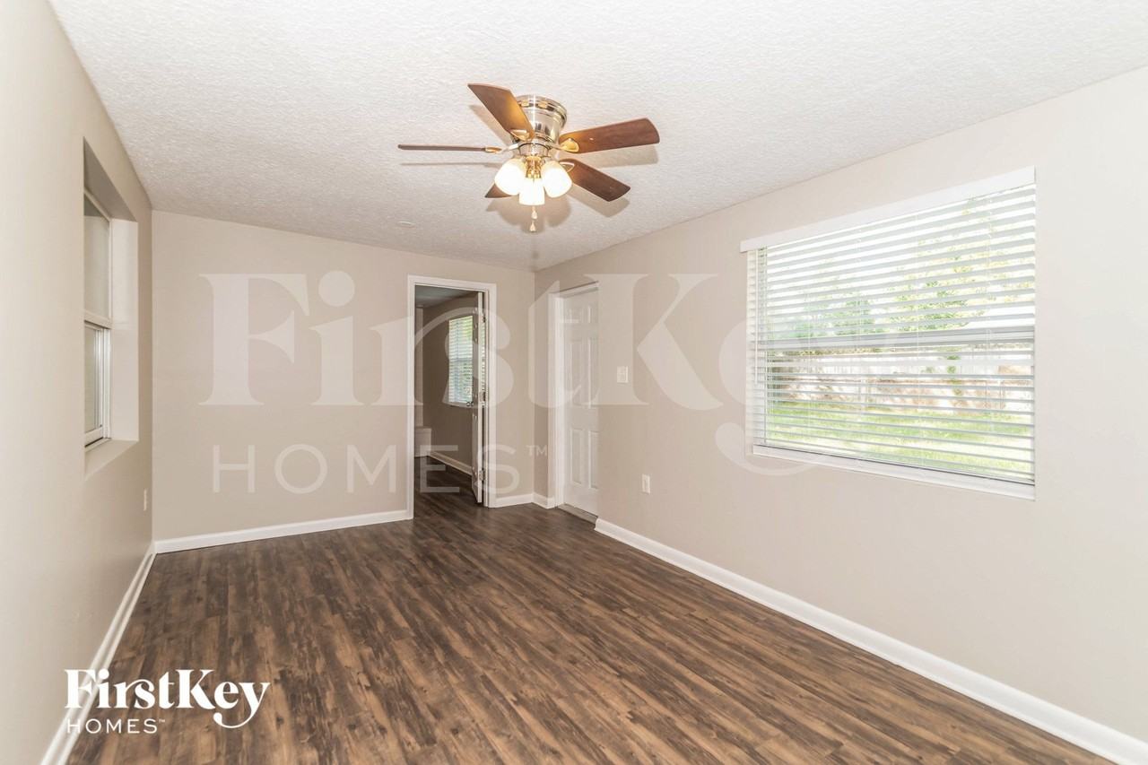 6328 Toyota Dr - Photo 3 of 15