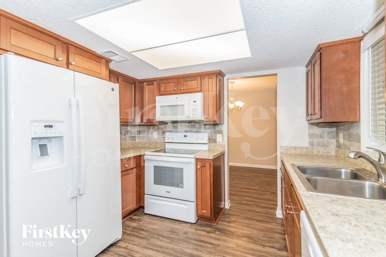 6328 Toyota Dr - Photo 5 of 15