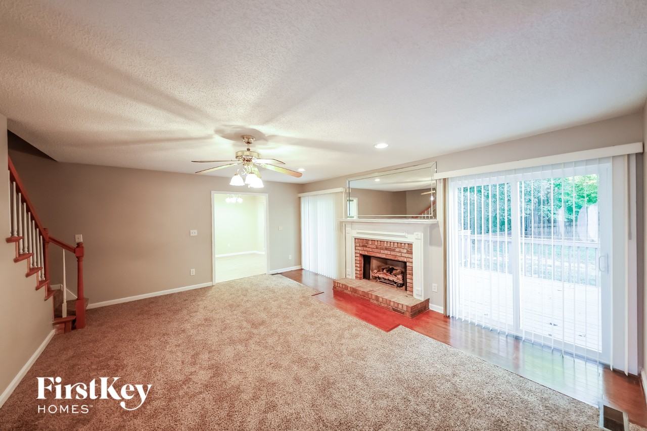 805 14th Ave - Photo 3 of 15