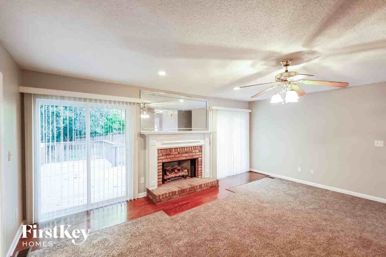 805 14th Ave - Photo 4 of 15