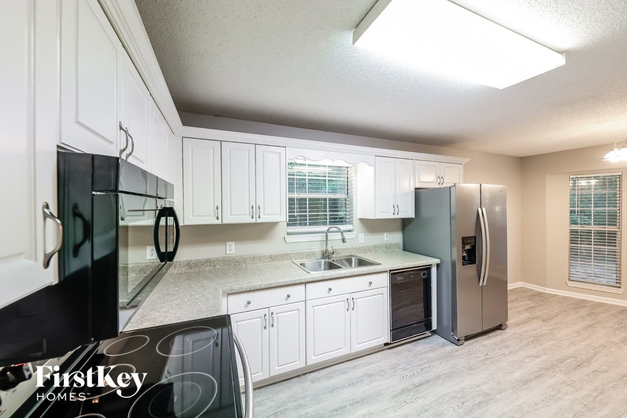 805 14th Ave - Photo 6 of 15