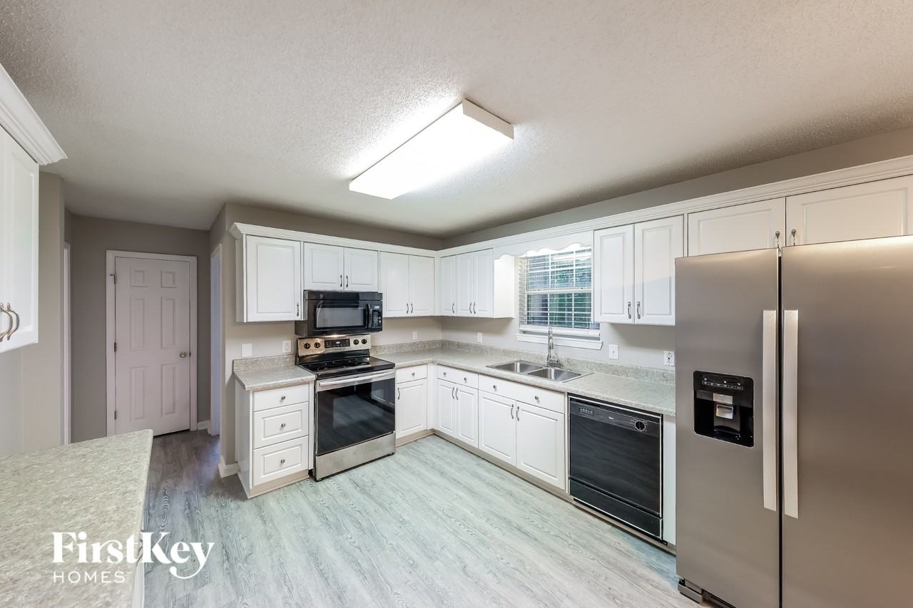 805 14th Ave - Photo 7 of 15