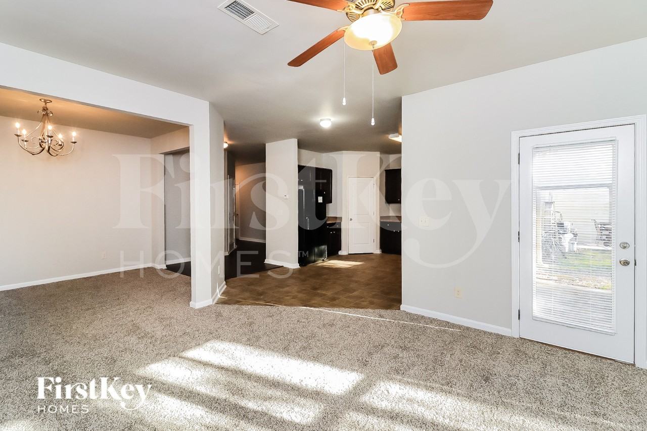 466 Grenier Ter - Photo 3 of 15