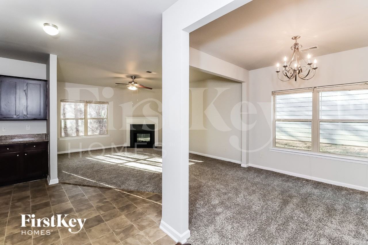 466 Grenier Ter - Photo 4 of 15